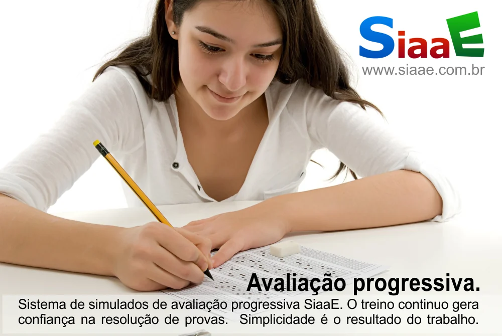 Aluna preenchendo a folha de respostas: avaliação progressiva SiaaE